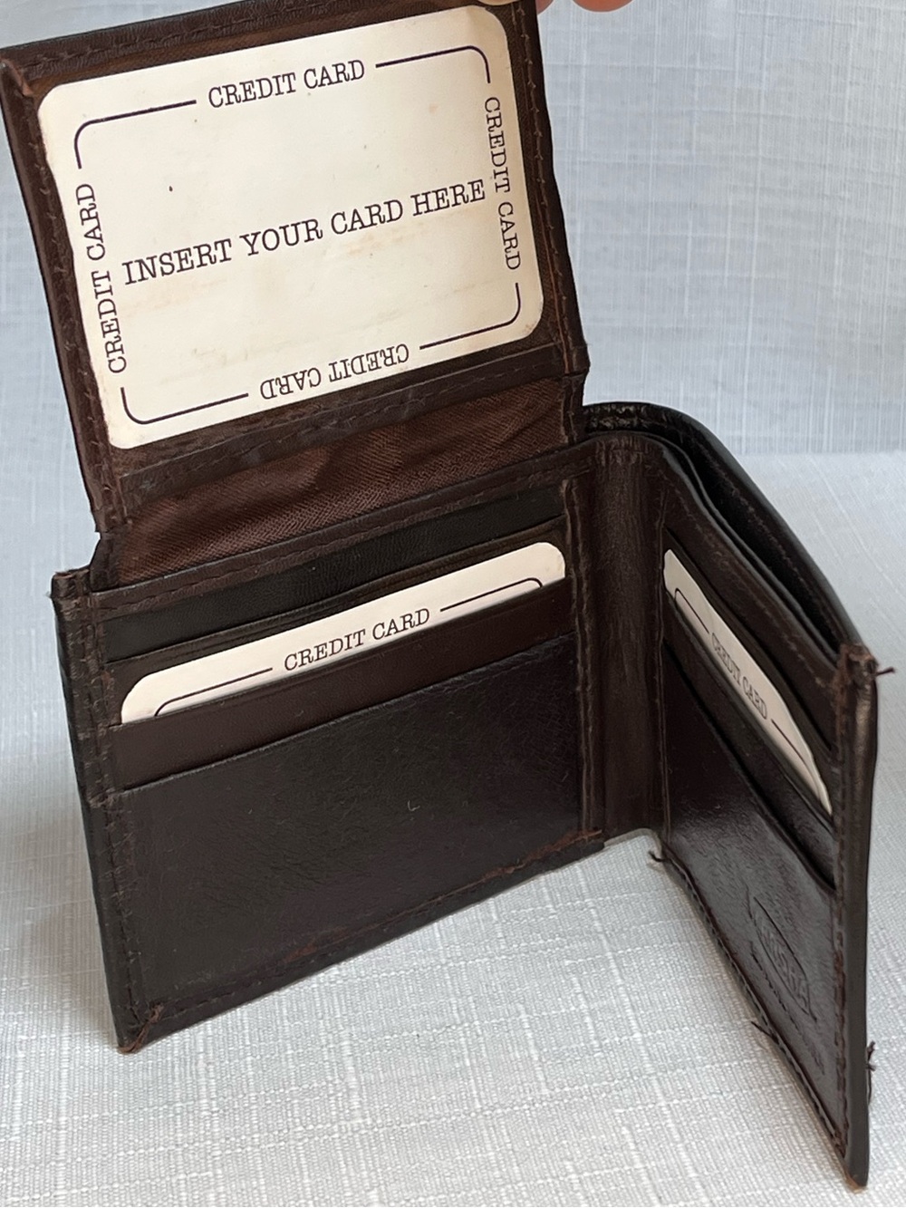 🇺🇸 Marshal Genuine Leather Brown Bifold Wallet ID Window Card Slots